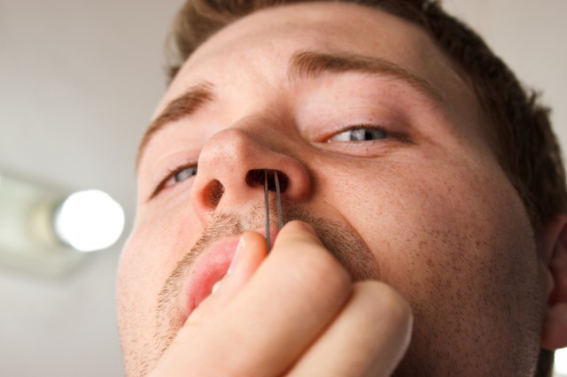 男性の鼻毛はなぜ伸びやすい？